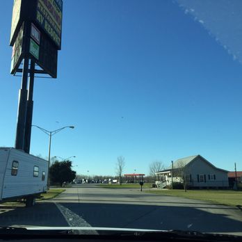 Cane Row RV Park - This place has an RV park and a laundromat for the convenience of the guests. BEWARE OF THE WASHERS AND DRYERS! - Casinos Near Me - Donaldsonville, Louisiana