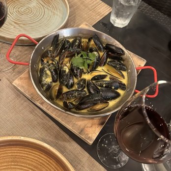 LA VACA TINTA - The mussels are incredible!! - Argentine Near Me - Cabo San Lucas, BCS LA VACA TINTA - The mussels are incredible!! - Argentine Near Me - Cabo San Lucas, BCS