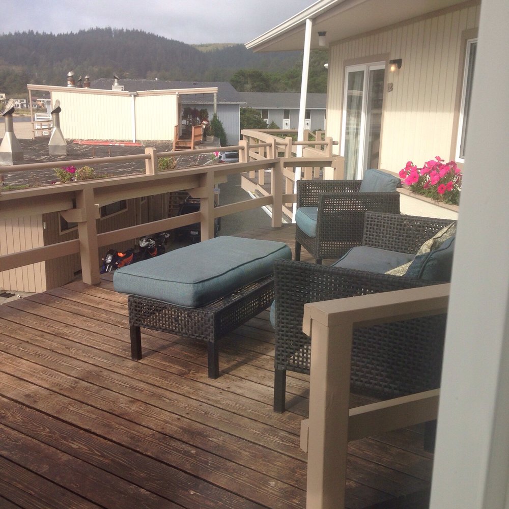 Webb's Scenic Surf Motel - Lana'i outside of room #14. Outstanding view of the ocean. - Hotels Near Me - Cannon Beach, Oregon Webb's Scenic Surf Motel - Lana'i outside of room #14. Outstanding view of the ocean. - Hotels Near Me - Cannon Beach, Oregon