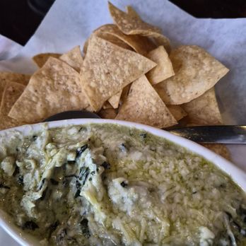 Paragon Bar & Grill - Very tasty spinach artichoke dip with perfect chips crunchy and low salt like a tacupito brand - Bars Near Me - Northridge, California