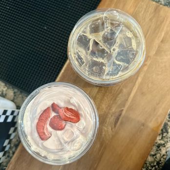 Macs By Icky - strawberry top & espresso - Desserts Near Me - Union City, California Macs By Icky - strawberry top & espresso - Desserts Near Me - Union City, California