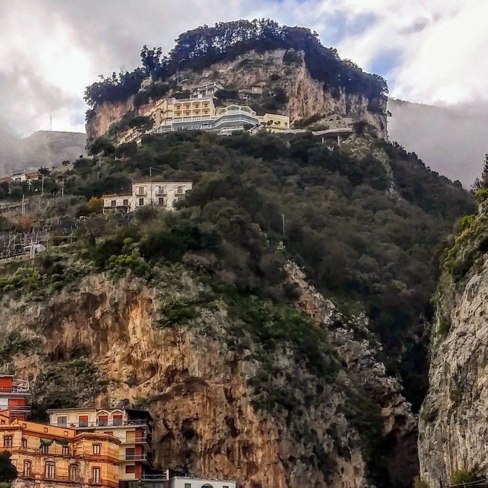 Amalfi Coast - Hotels Near Me - Amalfi, SA