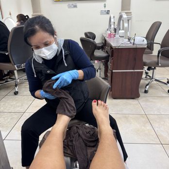 Amazing Nails - Pedicure lady (didn't catch her name) - Nail Salons Near Me - Newark, California