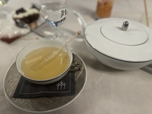 Edge Restaurant & Lounge by null