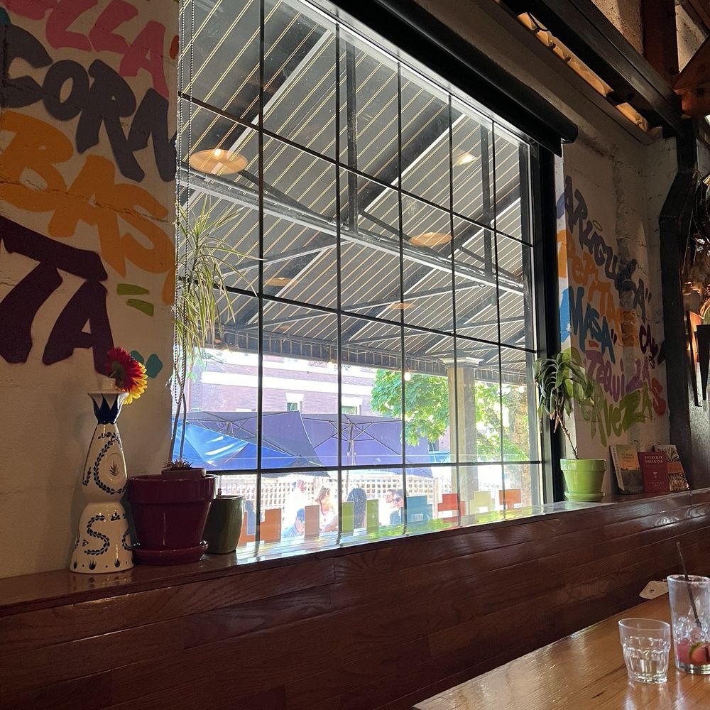 TacoVino - Dining area - Wine Bars Near Me - Corvallis, Oregon