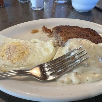 The Griddle - Shared plate of country fried steak - Breakfast & Brunch Near Me - Winnemucca, Nevada