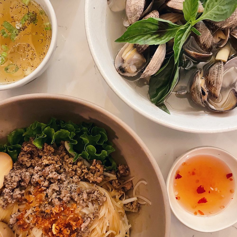 Em Vietnamese Bistro - HU TIEU KHO & NGHEU HAP XA - Vietnamese Near Me - Brooklyn, New York Em Vietnamese Bistro - HU TIEU KHO & NGHEU HAP XA - Vietnamese Near Me - Brooklyn, New York