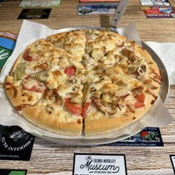 Cascade Pizza - Garlic Chicken PIzza