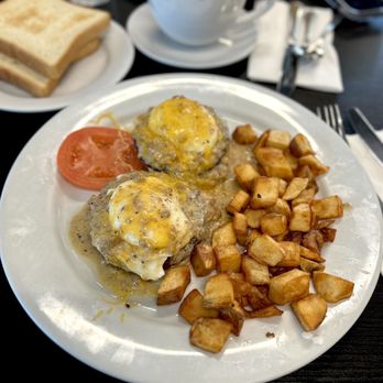 Bea Bea’s - Country Eggs Benedict - Coffee & Tea Near Me - Glendale, California