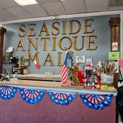Seaside Antique Mall - The checkout station
