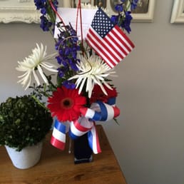 This was the first bouquet that I was charged $60.00 for plus a $10.00 delivery fee. Extremely underwhelming and very disappointing. This was the first bouquet that I was charged $60.00 for plus a $10.00 delivery fee. Extremely underwhelming and very disappointing.