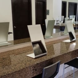 MOKA - Salón de clases de automaquillaje