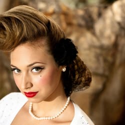 Simone Closson - 1940s Pin Up Makeup and Hair