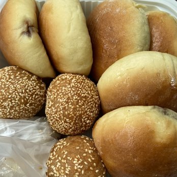 TC Pastry - Baked bbq buns and sesame balls - Dim Sum Near Me - Daly City, California TC Pastry - Baked bbq buns and sesame balls - Dim Sum Near Me - Daly City, California