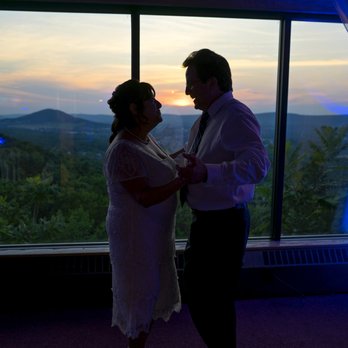 Top of the 80's - Beautiful sunset at my wedding - American Near Me - Hazleton, Pennsylvania