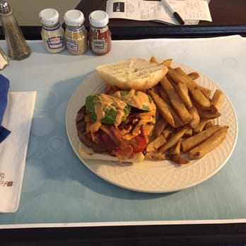 Hilton Garden Inn Hampton Coliseum Central - Room service-bacon cheddar burger - Hotels Near Me - Hampton, Virginia Hilton Garden Inn Hampton Coliseum Central - Room service-bacon cheddar burger - Hotels Near Me - Hampton, Virginia