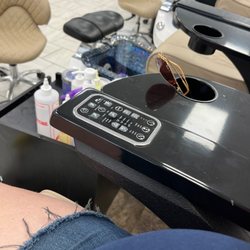 Barefoot Nail Bar - Great remote controls for massaging