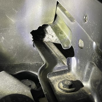Hanna Imports - Gnawing of the gasket on the left. - Car Dealers Near Me - Raleigh, North Carolina Hanna Imports - Gnawing of the gasket on the left. - Car Dealers Near Me - Raleigh, North Carolina