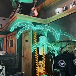 Molalla River Brewing Company - Inside decor