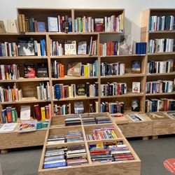 Oxfam - Books in German, mostly