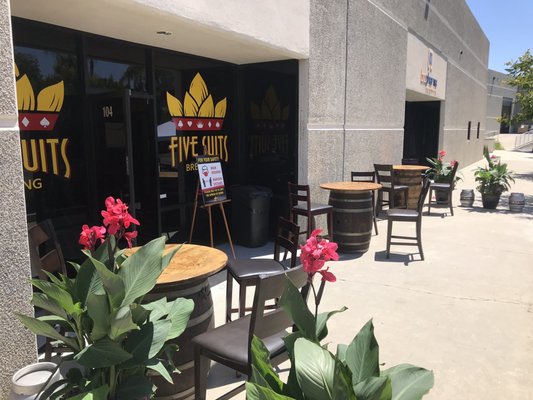 Five Suits Brewing by null