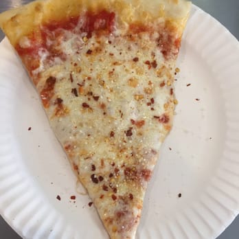 Ferazzoli's Italian Kitchen - Plain slice: Crispy crust and the right ratio of sauce and cheese to create the perfect slice of pizza! Loved it! - Pizza Near Me - Rutherford, New Jersey
