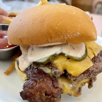 Cafe Roze - Burger - Breakfast & Brunch Near Me - Nashville, Tennessee