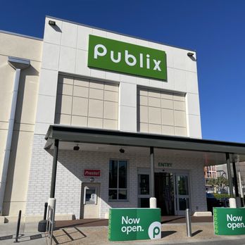 Publix - The new sign that just went up calling this store a Publix instead of a Greenwise. - Grocery Near Me - Tallahassee, Florida