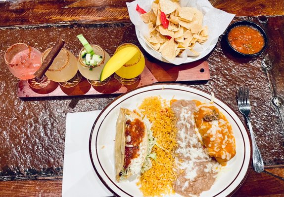 La Cocina Bar and Grill by null