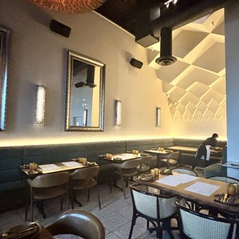 Pippal - Interior - Indian Near Me - Emeryville, California