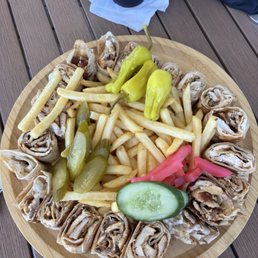 Shawarma family platter w/fries