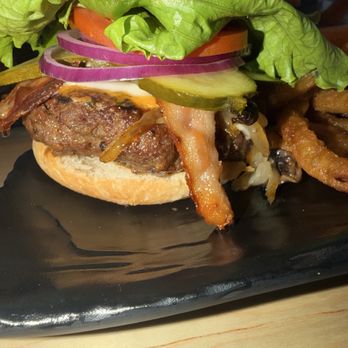 Chronicle Pub & Grill - Chronicle burger - Cocktail Bars Near Me - Oshawa, Ontario
