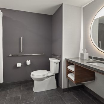 Courtyard by Marriott Bettendorf - Bathroom - Hotels Near Me - Bettendorf, Iowa Courtyard by Marriott Bettendorf - Bathroom - Hotels Near Me - Bettendorf, Iowa