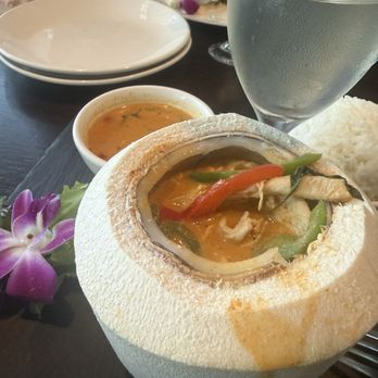 Noi Thai Cuisine - Thai Near Me - Seattle, Washington
