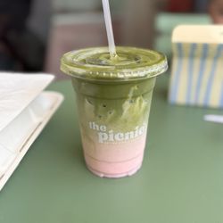 The Picnic Cafe - Strawberry Matcha Latte 16 oz