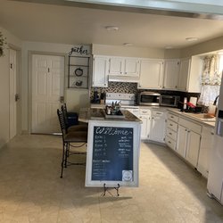 The Little Italy of Niagara Falls Bed & Breakfast - Kitchen