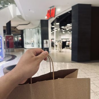 Stoneridge Shopping Center - perfect for shopping - Shopping Centers Near Me - Pleasanton, California