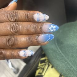 V Nails & Spa
