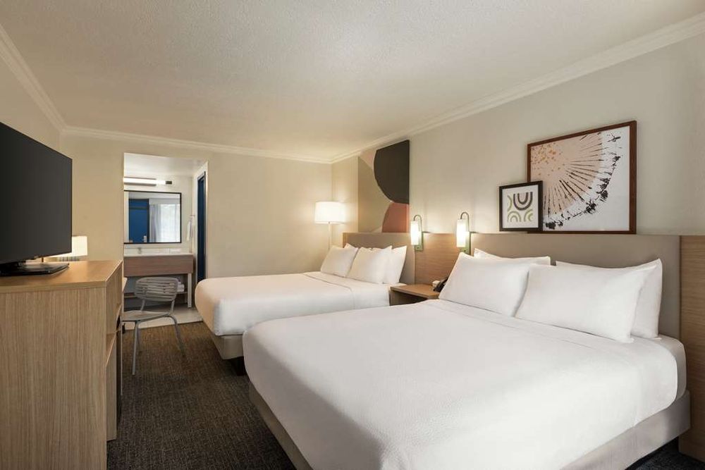 Spark by hilton sarasota siesta key gateway 40 photos 6600 s