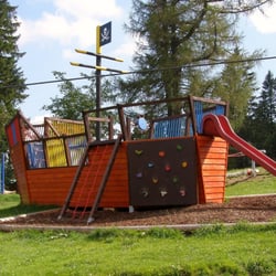 Alpengasthaus Enzian - Piratenschiff am Kinderspielplatz