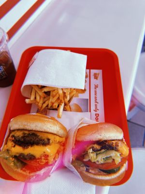 In-N-Out Burger by null