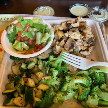 Local Expedition Wood Fired Grill - Wood fired chicken, salad, broccoli and zucchini. - New American Near Me - Alpharetta, Georgia Local Expedition Wood Fired Grill - Wood fired chicken, salad, broccoli and zucchini. - New American Near Me - Alpharetta, Georgia