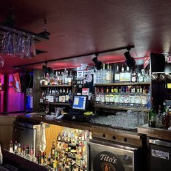 Lone Oak Lounge