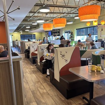 Snooze, an A.M. Eatery - Indoor seating - Breakfast & Brunch Near Me - Nashville, Tennessee Snooze, an A.M. Eatery - Indoor seating - Breakfast & Brunch Near Me - Nashville, Tennessee