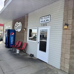 Tuxedo Bar & Grill - Outside front