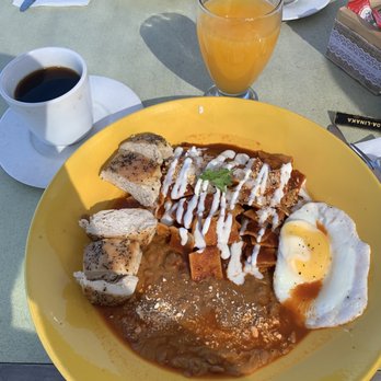 Terra Noble - Chilaquiles En Salsa Roja con Pollo y Huevo - Mexican Near Me - Ensenada, BCN