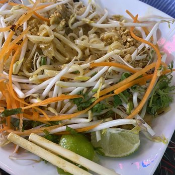 Laksa King - Chicken pad Thai - Burmese Near Me - Vancouver, British Columbia