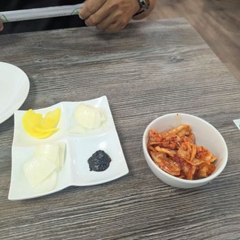 Hong Yeon - Banchon (You have to ask for the kimchi) - Chinese Near Me - Honolulu, Hawaii Hong Yeon - Banchon (You have to ask for the kimchi) - Chinese Near Me - Honolulu, Hawaii