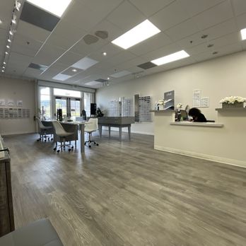 Oaks Optometric Center - beautiful and clean with a great selection of frames - Eyewear & Opticians Near Me - Newbury Park, California Oaks Optometric Center - beautiful and clean with a great selection of frames - Eyewear & Opticians Near Me - Newbury Park, California