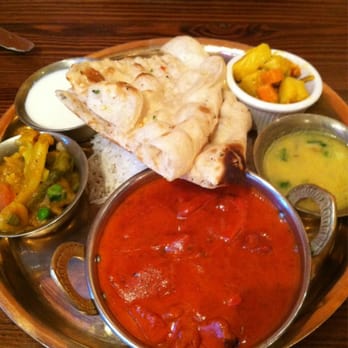 Yeti Restaurant - Combination platter with chicken tikka and plain naan. - Indian Near Me - Davis, California